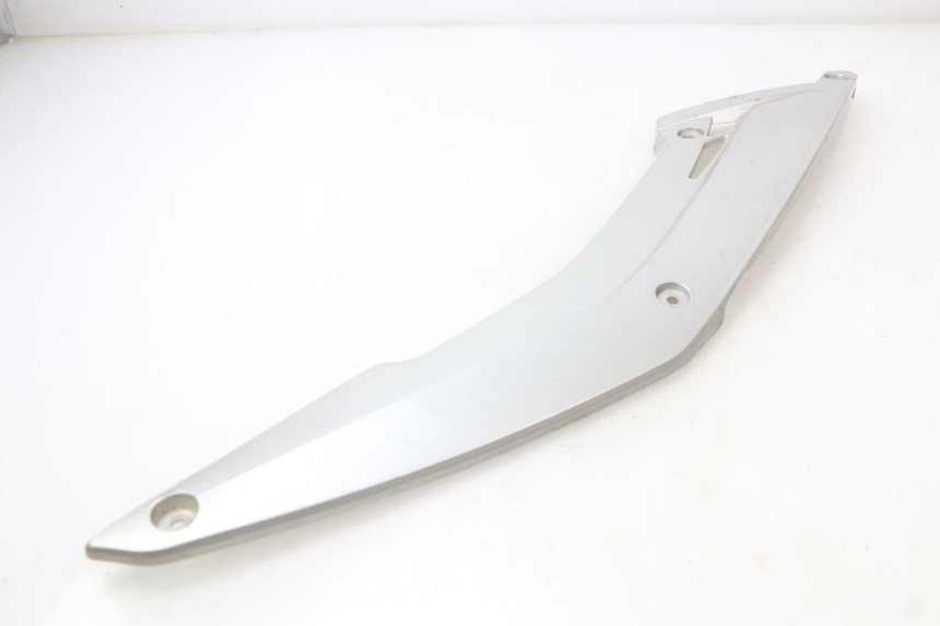 photo de RIGHT MIDDLE FLOOR PANEL RAZZO STEED 125 (2012 - 2018) - Surface and material condition