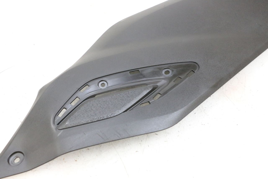 photo de RIGHT MIDDLE FLOOR PANEL YAMAHA TRICITY 300 (2020 - 2024) - Checked used part