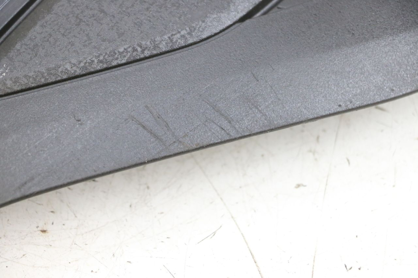 photo de RIGHT MIDDLE FLOOR PANEL YAMAHA TRICITY 300 (2020 - 2024) - Markings and original references