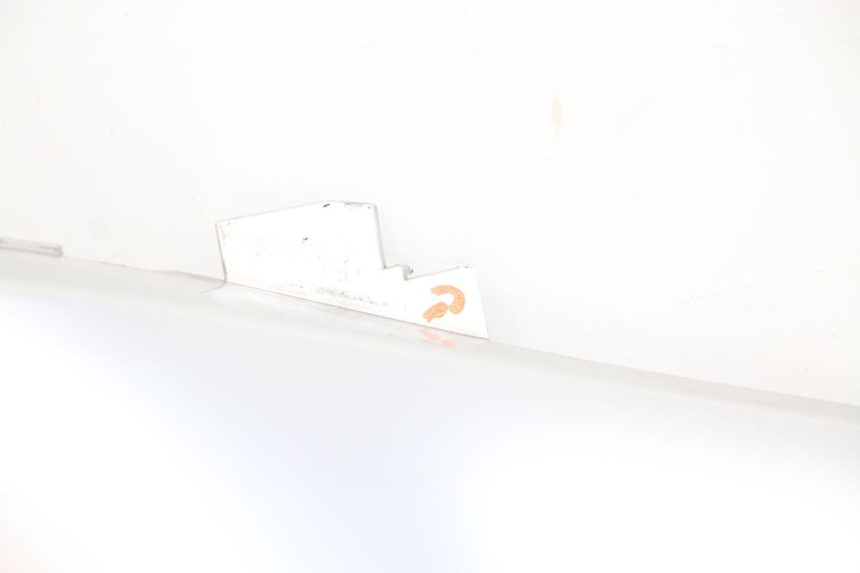 photo de RIGHT MIDDLE FLOOR PANEL YAMAHA X-CITY XCITY 125 (2007 - 2013) - Alternative perspective