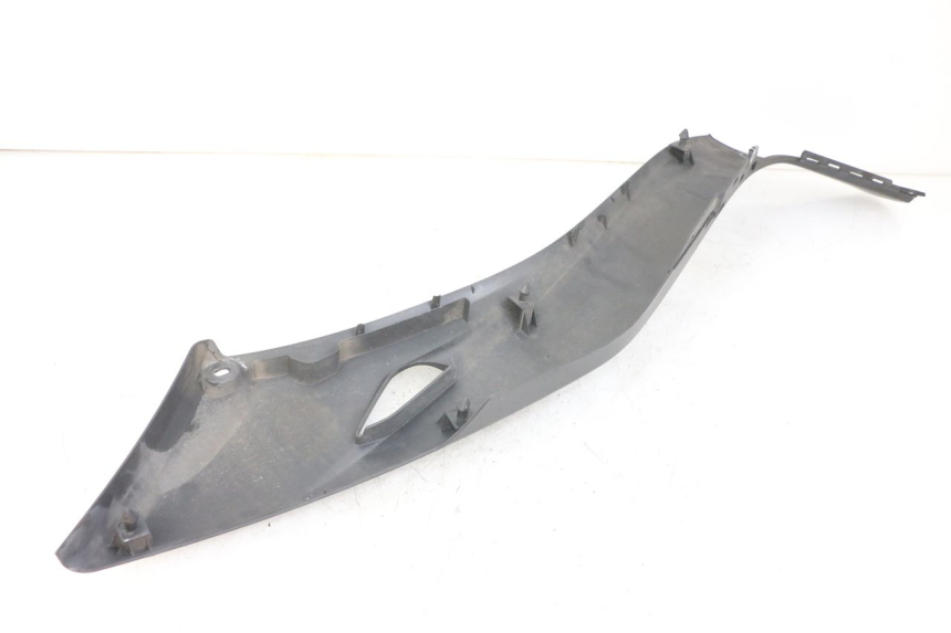 photo de RIGHT FOOTREST BRACKET YAMAHA XMAX X-MAX ABS 125 (2017 - 2020) - Component detail