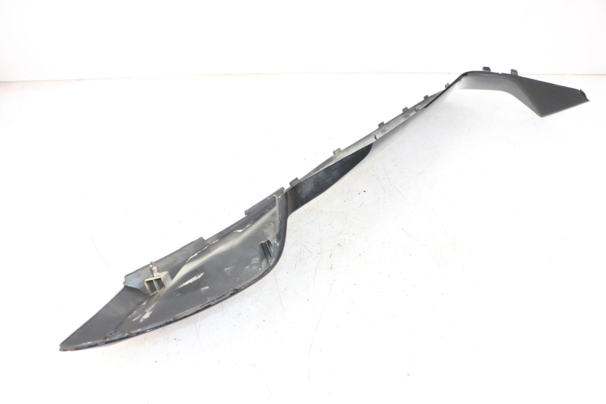 photo de RIGHT FOOTREST BRACKET YAMAHA X-MAX XMAX 250 (2006 - 2009) - Technical close-up