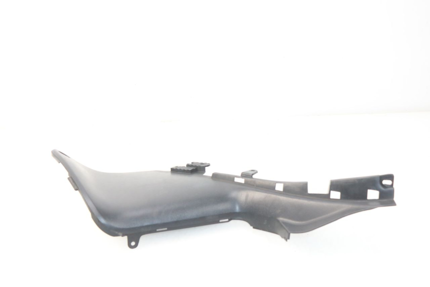 photo de RIGHT FOOTREST BRACKET YAMAHA XP T-MAX TMAX ABS 500 (2004 - 2007) - Technical close-up