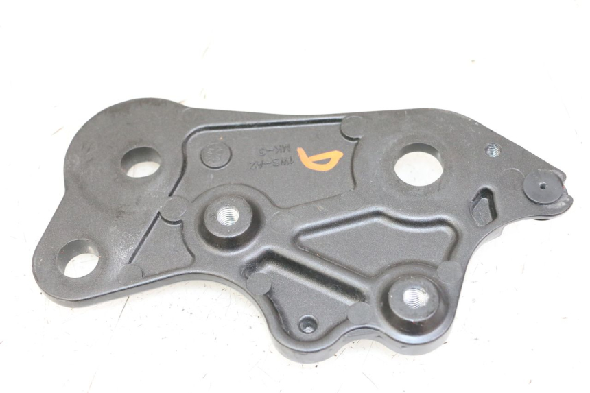 photo de RIGHT MIDDLE FLOOR PANEL YAMAHA TRACER 7 700 (2020 - 2024) - Zoom on usage condition