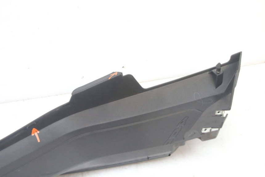 photo de RIGHT MIDDLE FLOOR PANEL YAMAHA YP X-MAX XMAX 400 (2014 - 2017) - Checked used part