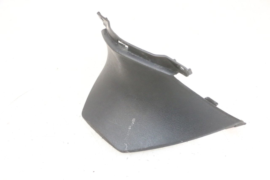 photo de MIDDLE FLOOR PANEL PIAGGIO FLY 4T 50 (2013 - 2017) - Zoom on usage condition