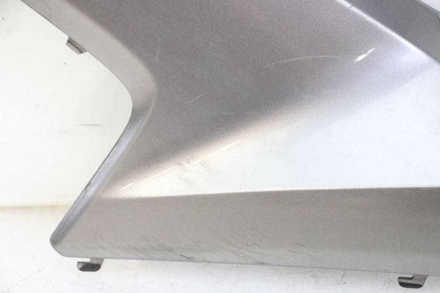 photo de LEFT MIDDLE FLOOR PANEL HONDA FORZA ABS 300 (2013 - 2017) - High-resolution close-up