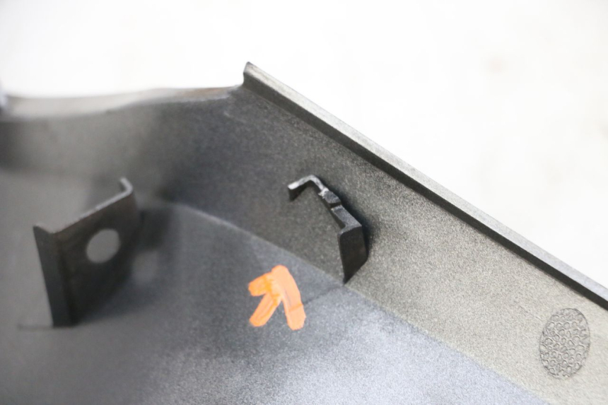 photo de LEFT MIDDLE FLOOR PANEL HONDA FORZA ABS 300 (2013 - 2017) - Product overview