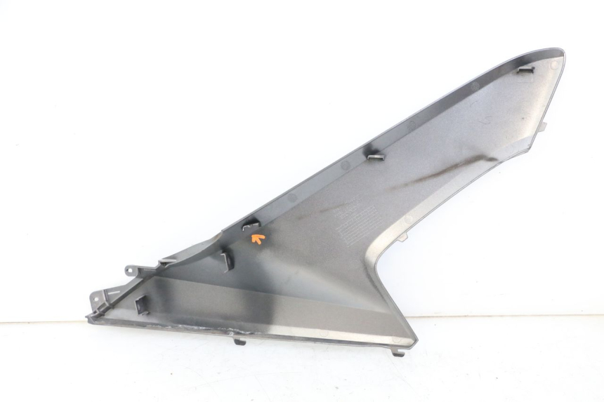 photo de LEFT MIDDLE FLOOR PANEL HONDA FORZA ABS 300 (2013 - 2017) - Fixing points details