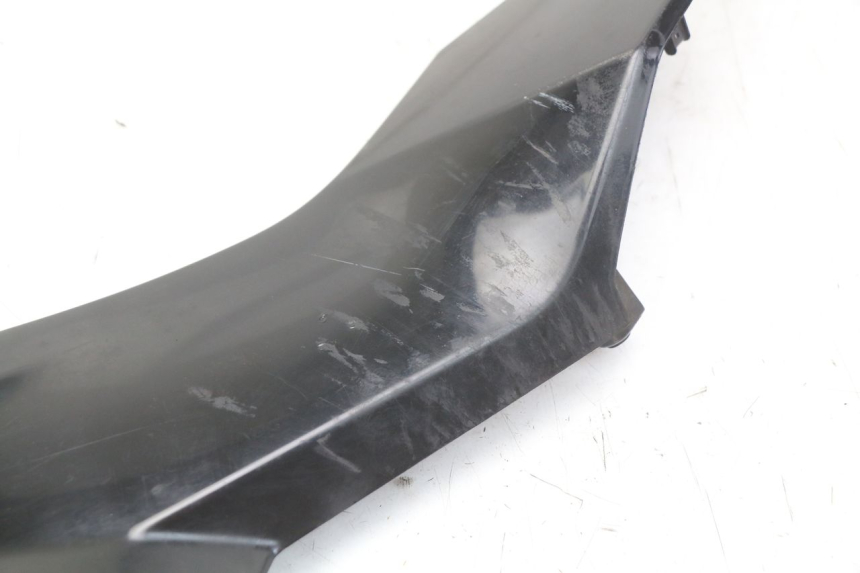 photo de LEFT MIDDLE FLOOR PANEL HONDA FORZA 125 (2015 - 2016) - Surface and material condition