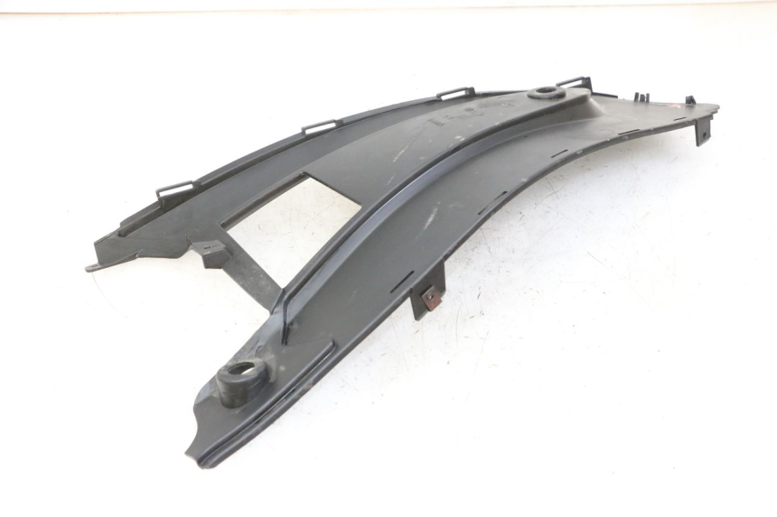 photo de LEFT MIDDLE FLOOR PANEL GILERA NEXUS 300 (2008 - 2013) - Zoom on usage condition