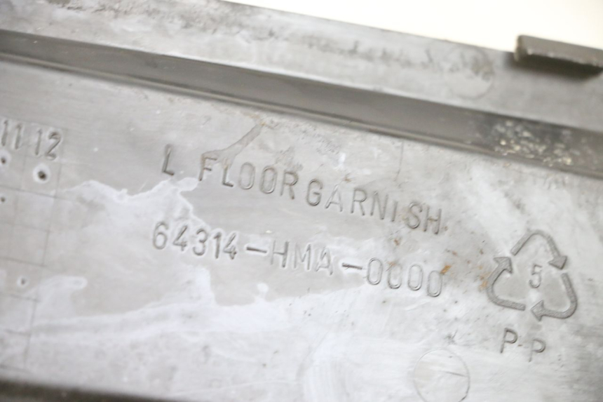 photo de LEFT MIDDLE FLOOR PANEL SYM GTS EVO 125 (2009 - 2013) - Component detail