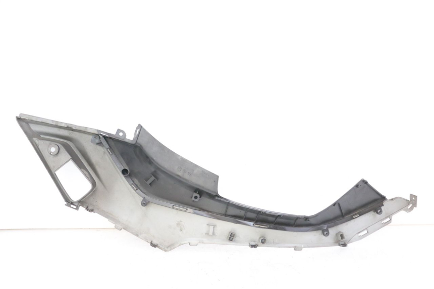 photo de LEFT MIDDLE FLOOR PANEL KYMCO X-TOWN XTOWN 125 (2016 - 2021) - Technical close-up