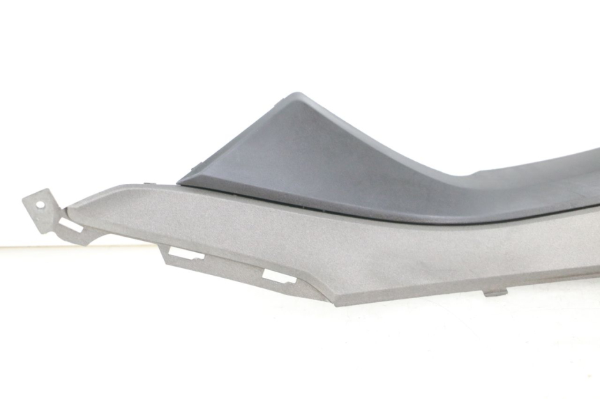 photo de LEFT MIDDLE FLOOR PANEL KYMCO X-TOWN XTOWN 125 (2016 - 2021) - Markings and original references