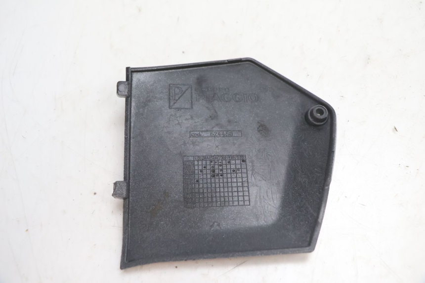 photo de LEFT FOOTREST BRACKET PIAGGIO MP3 LT 300 (2010 - 2016) - Zoom on usage condition