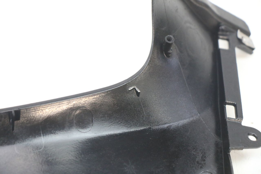 photo de LEFT MIDDLE FLOOR PANEL PIAGGIO MP3 500 (2014 - 2017) - Surface and material condition
