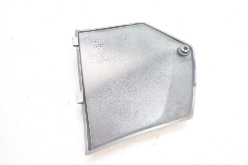 photo de LEFT MIDDLE FLOOR PANEL PIAGGIO MP3 500 (2016 - 2018) - Zoom on usage condition
