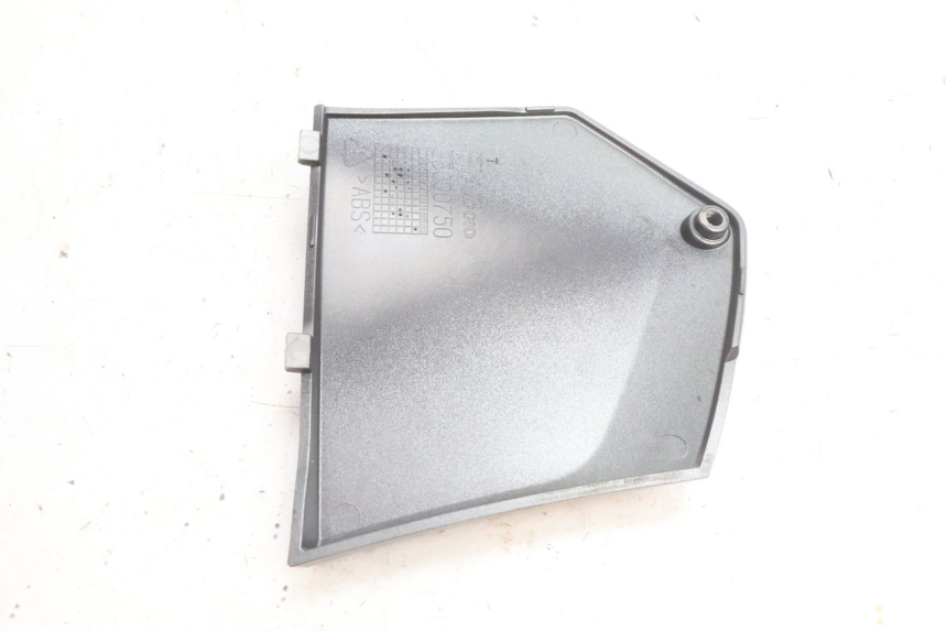 photo de LEFT MIDDLE FLOOR PANEL PIAGGIO MP3 500 (2016 - 2018) - Zoom on usage condition
