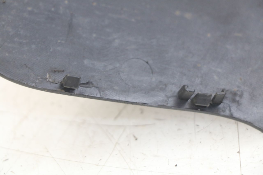 photo de LEFT FOOTREST BRACKET GILERA NEXUS 125 (2007 - 2009) - Zoom on usage condition