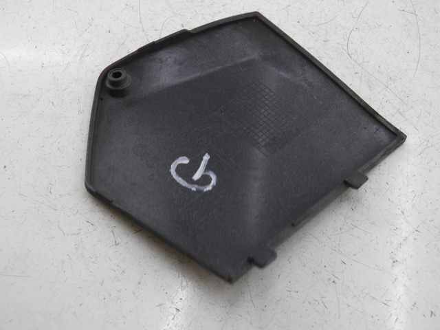 photo de LEFT MIDDLE FLOOR PANEL PIAGGIO MP3 RL 125 (2006 - 2014) - Zoom on usage condition