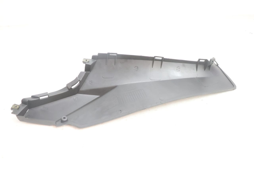 photo de LEFT MIDDLE FLOOR PANEL RAZZO QTR 50 (2011 - 2018) - Technical close-up