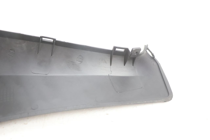 photo de LEFT MIDDLE FLOOR PANEL RAZZO QTR 50 (2011 - 2018) - Fixing points details
