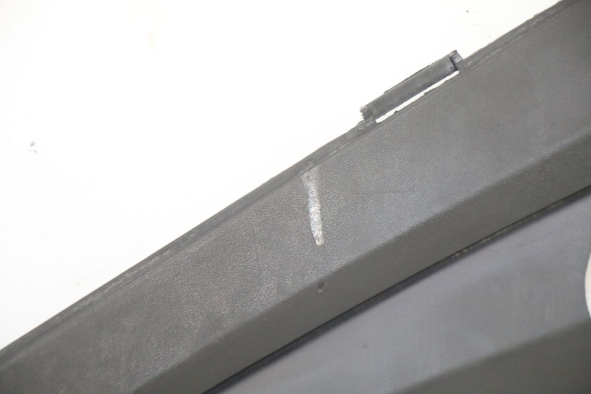 photo de LEFT MIDDLE FLOOR PANEL GILERA RUNNER SP 50 (2006 - 2008) - Alternative perspective