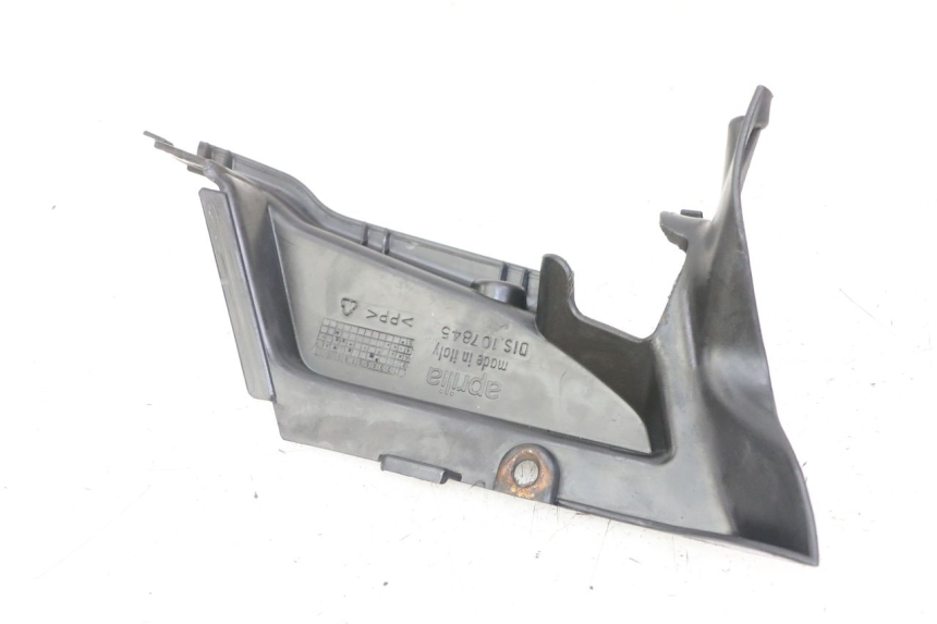 photo de LEFT MIDDLE FLOOR PANEL APRILIA SCARABEO GT TOURING 125 (1999 - 2005) - Component detail