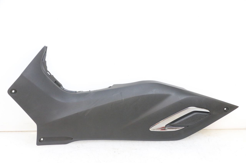 photo de LEFT MIDDLE FLOOR PANEL YAMAHA TRICITY 300 (2020 - 2024) - Main view