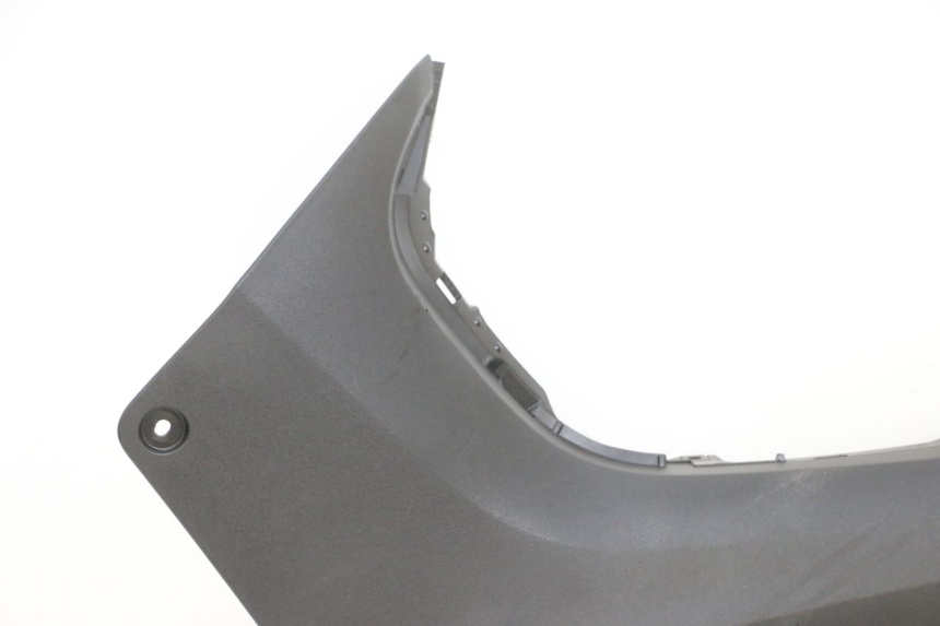 photo de LEFT MIDDLE FLOOR PANEL YAMAHA TRICITY 300 (2020 - 2024) - Markings and original references