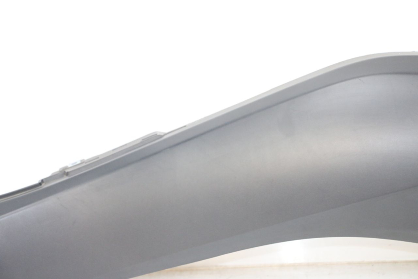 photo de LEFT FOOTREST BRACKET YAMAHA XMAX X-MAX ABS 125 (2017 - 2020) - Surface and material condition