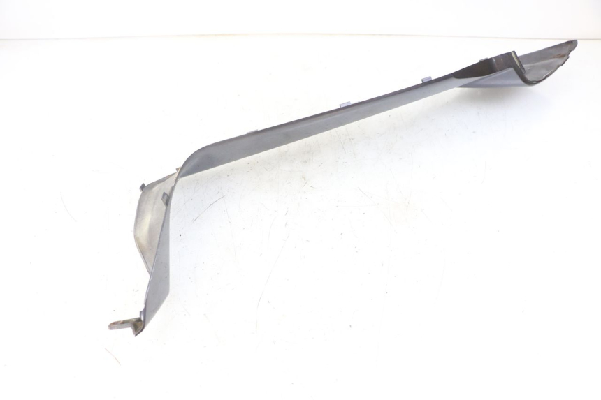 photo de LEFT FOOTREST BRACKET YAMAHA XMAX X-MAX 125 (2006 - 2009) - Surface and material condition