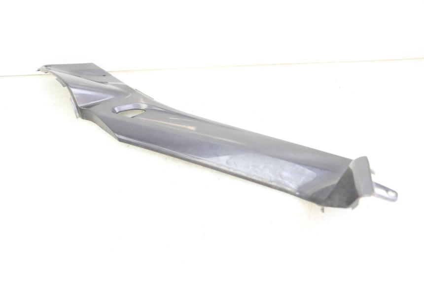 photo de LEFT FOOTREST BRACKET YAMAHA XMAX X-MAX 125 (2006 - 2009) - Surface and material condition