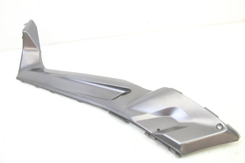 photo de LEFT FOOTREST BRACKET YAMAHA XMAX X-MAX 125 (2006 - 2009) - Alternative perspective