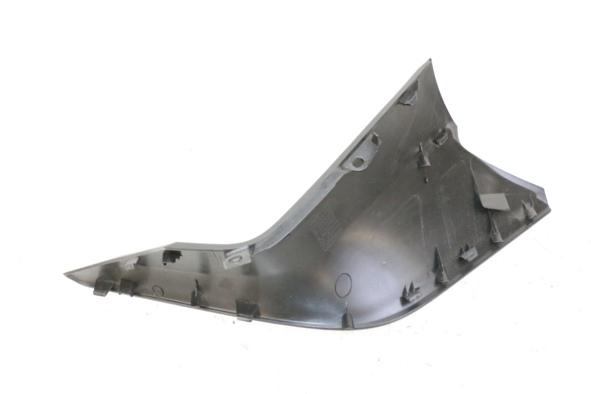 photo de LEFT MIDDLE FLOOR PANEL YAMAHA XMAX X-MAX 125 (2021 - 2025) - Component detail