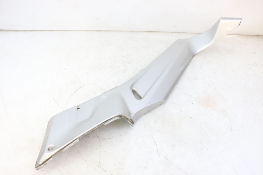 photo de LEFT MIDDLE FLOOR PANEL YAMAHA X-MAX XMAX 250 (2006 - 2009) - Additional view of the item