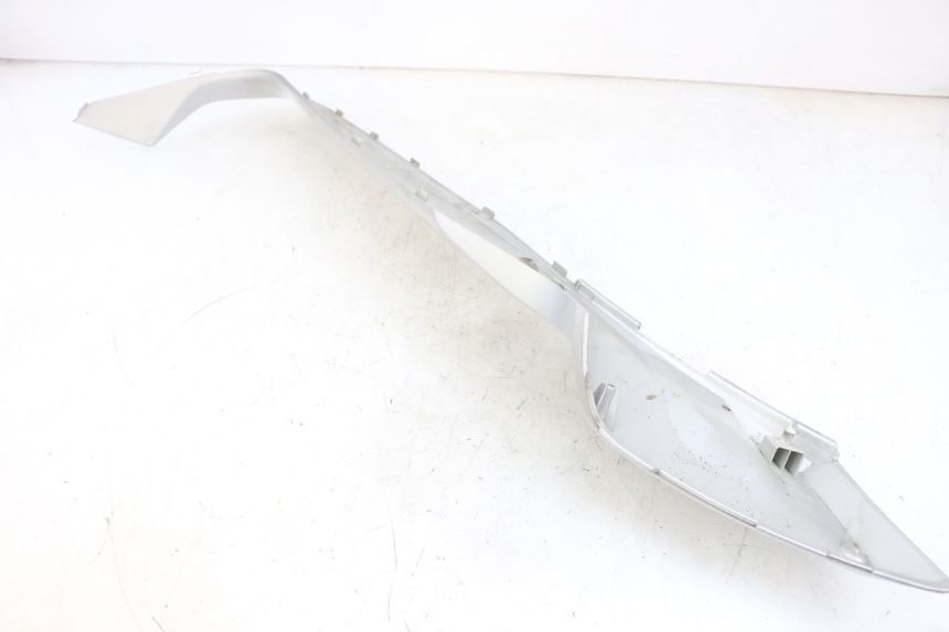 photo de LEFT FOOTREST BRACKET YAMAHA XMAX X-MAX 125 (2006 - 2009) - Technical close-up