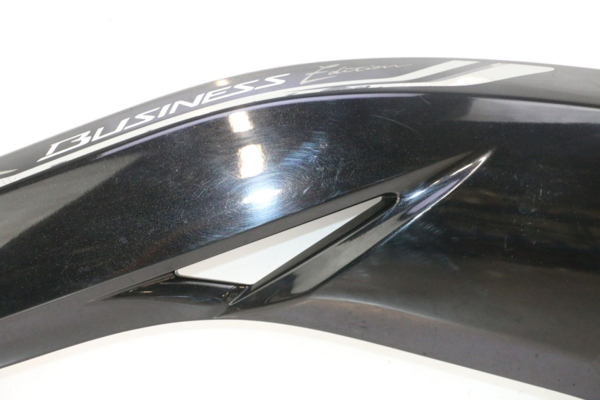 photo de LEFT MIDDLE FLOOR PANEL YAMAHA X-MAX XMAX 125 (2010 - 2013) - Zoom on usage condition
