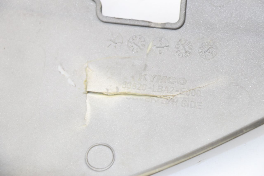 photo de LEFT MIDDLE FLOOR PANEL KYMCO XCITING 500 (2007 - 2010) - Technical close-up