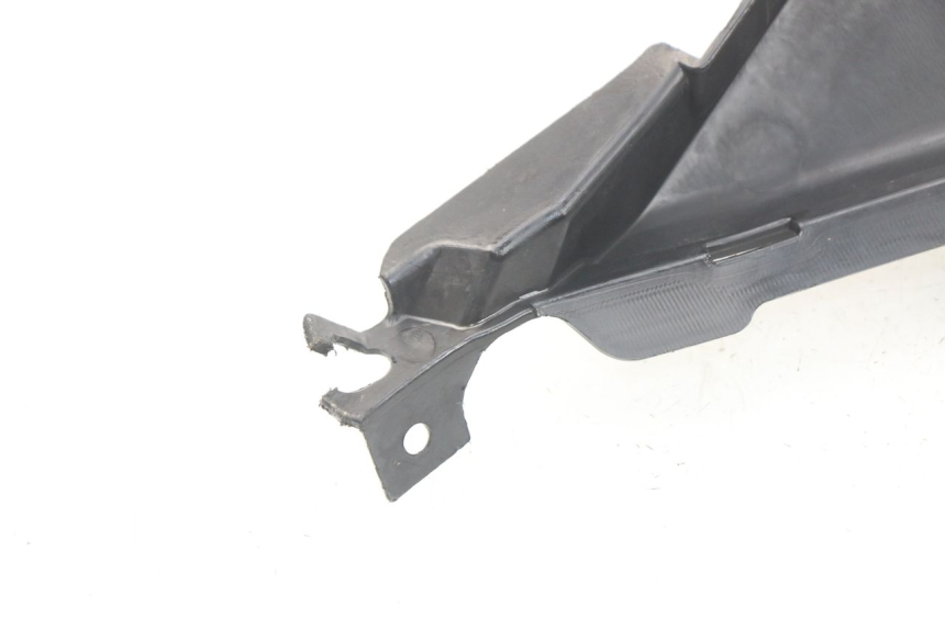 photo de LEFT MIDDLE FLOOR PANEL YAMAHA YP T-MAX TMAX 530 (2017 - 2020) - Alternative perspective