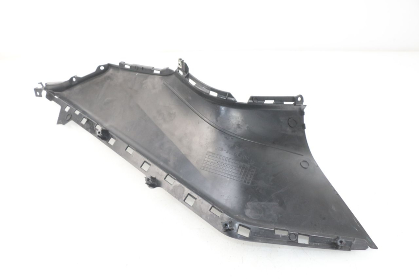 photo de LEFT MIDDLE FLOOR PANEL YAMAHA YP T-MAX TMAX 530 (2017 - 2020) - Product overview