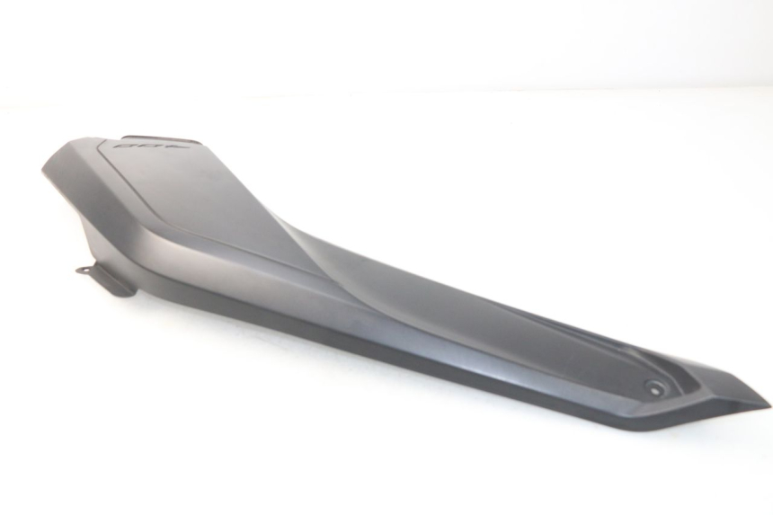 photo de LEFT MIDDLE FLOOR PANEL YAMAHA YP X-MAX XMAX 400 (2014 - 2017) - Product overview