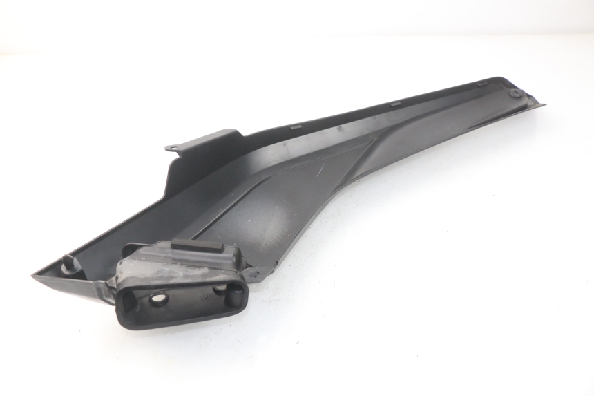 photo de LEFT MIDDLE FLOOR PANEL YAMAHA YP X-MAX XMAX 400 (2014 - 2017) - Markings and original references