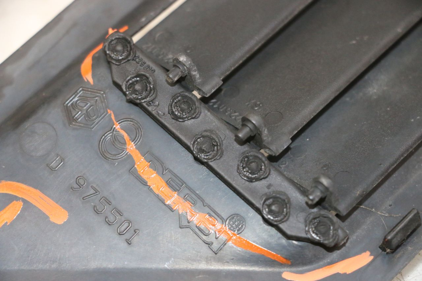 photo de MIDDLE FLOOR PANEL GILERA NEXUS 300 (2008 - 2013) - Checked used part