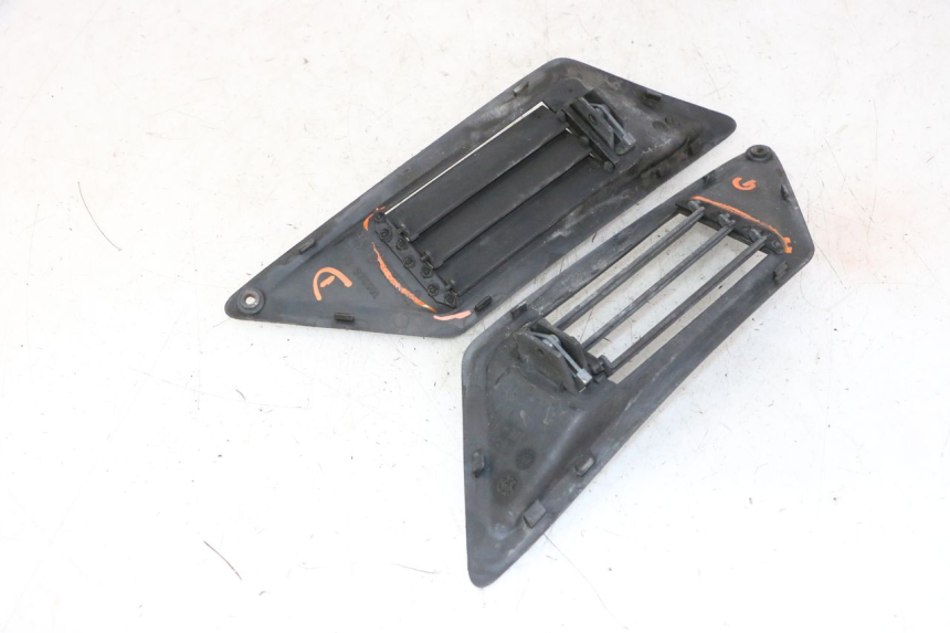 photo de MIDDLE FLOOR PANEL GILERA NEXUS 300 (2008 - 2013) - Markings and original references