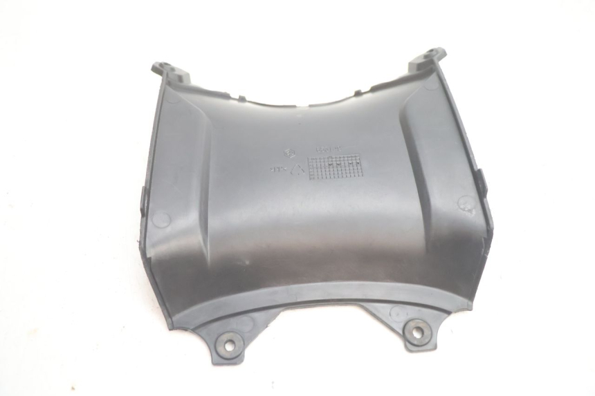 photo de FOOTREST JUNCTION GILERA GP 800 (2007 - 2013) - Zoom on usage condition
