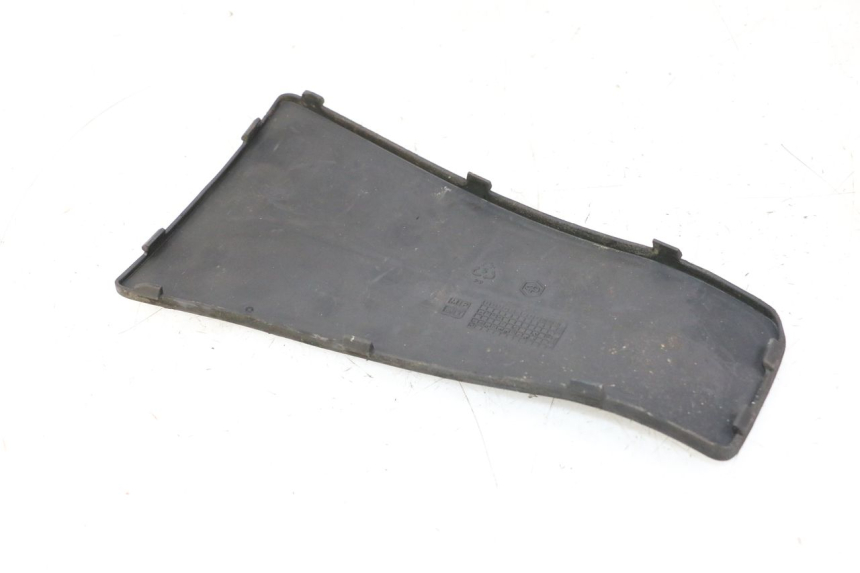 photo de MIDDLE FLOOR PANEL PIAGGIO LXV 4T 50 (2009 - 2013) - Alternative perspective