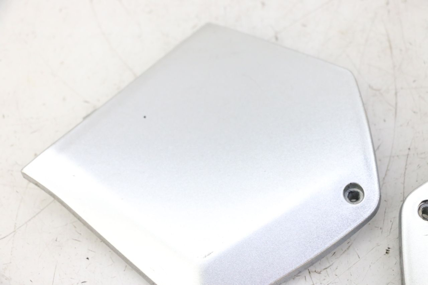 photo de MIDDLE FLOOR PANEL PIAGGIO MP3 LT 300 (2010 - 2016) - Alternative perspective