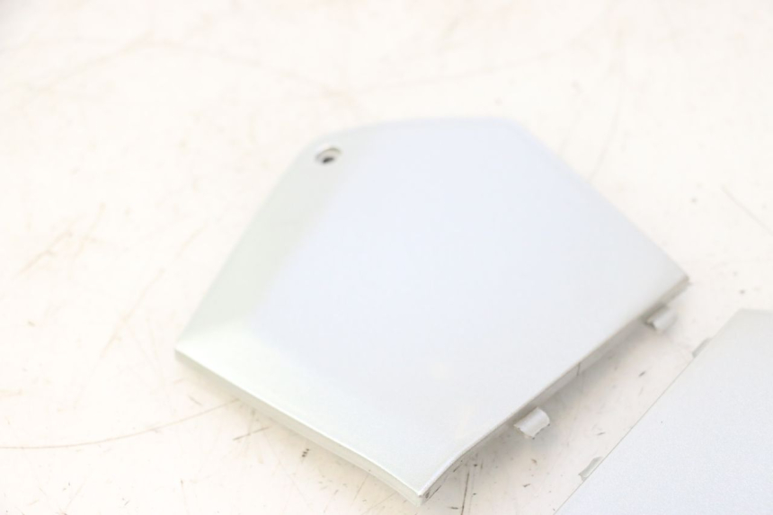 photo de FOOTREST JUNCTION PIAGGIO MP3 LT 400 (2007 - 2012) - Technical close-up