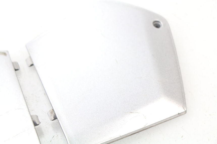 photo de MIDDLE FLOOR PANEL PIAGGIO MP3 125 (2006 - 2014) - Alternative perspective